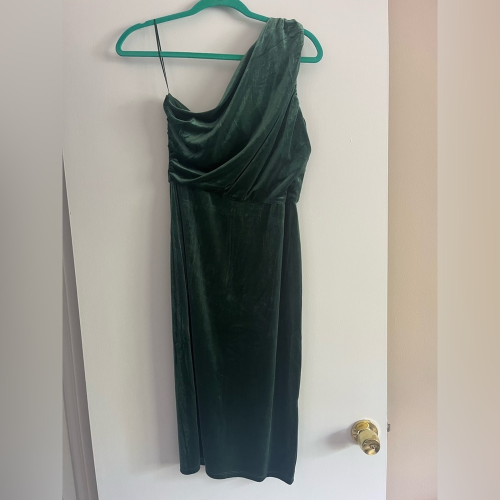 One Shoulder Velvet Green Dress